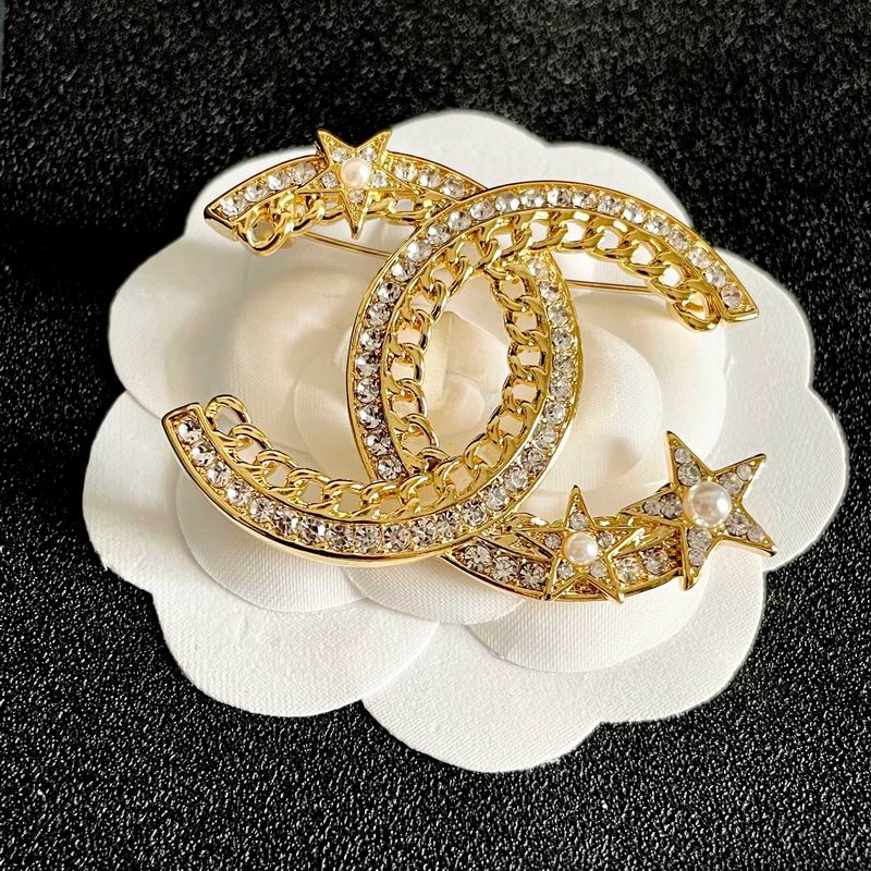 Chanel Brooch 12yxx283 (9)