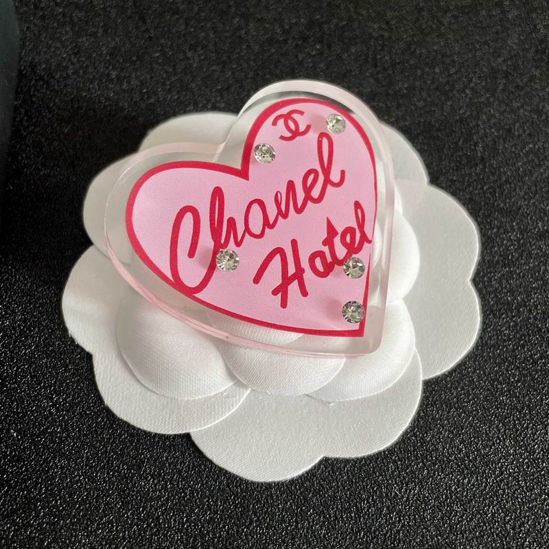 Chanel Brooch 12yxx284 (4)