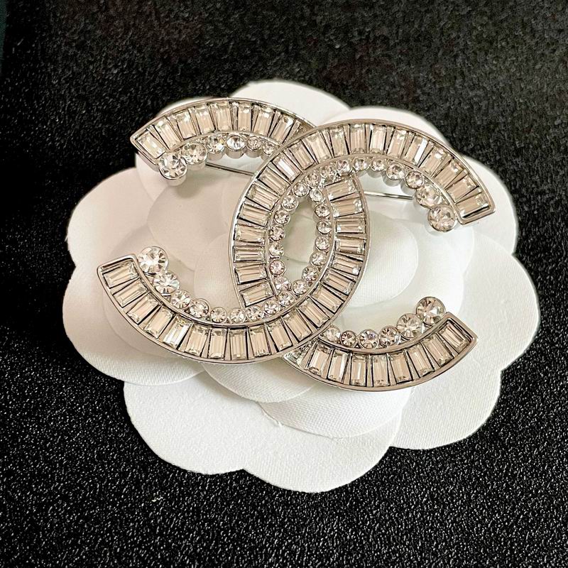 Chanel Brooch 12yxx285 (4)