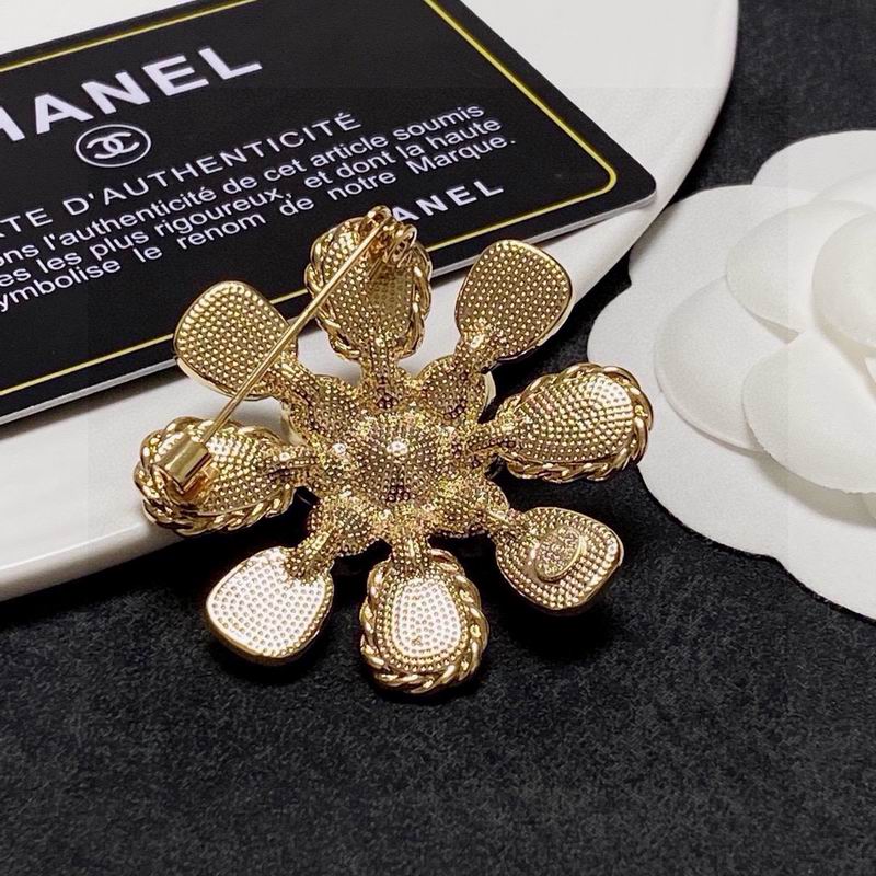 Chanel Brooch 12yxx288 (3)