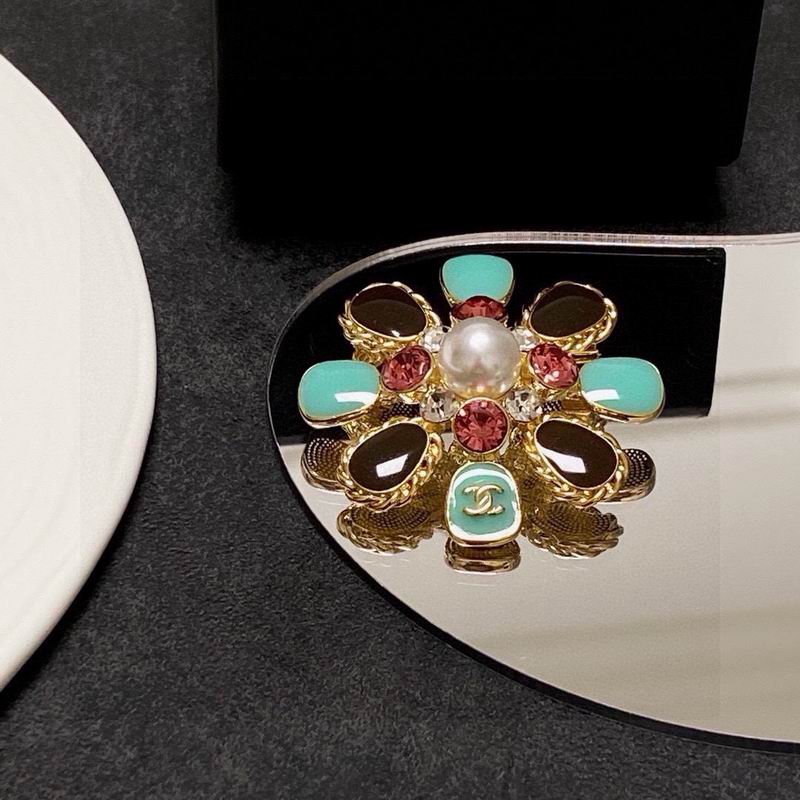 Chanel Brooch 12yxx288 (7)