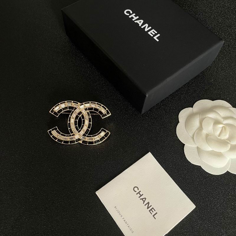 Chanel Brooch 12yxx289 (1)