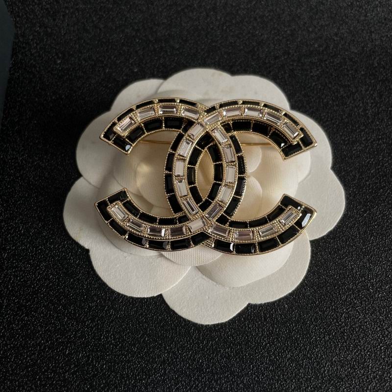 Chanel Brooch 12yxx289 (4)