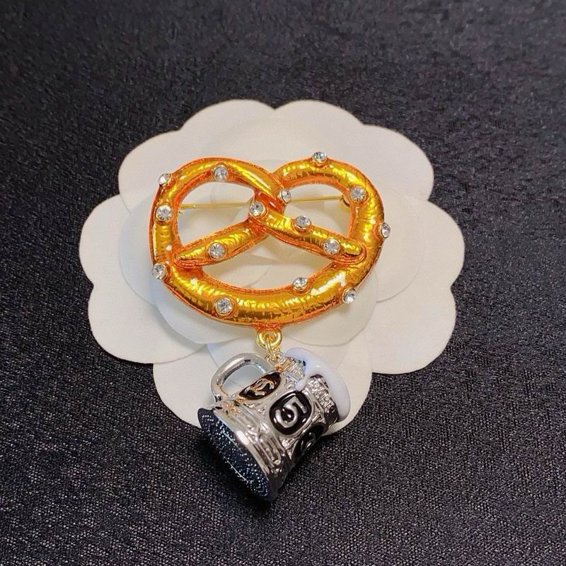 Chanel Brooch 12yxx290 (2)