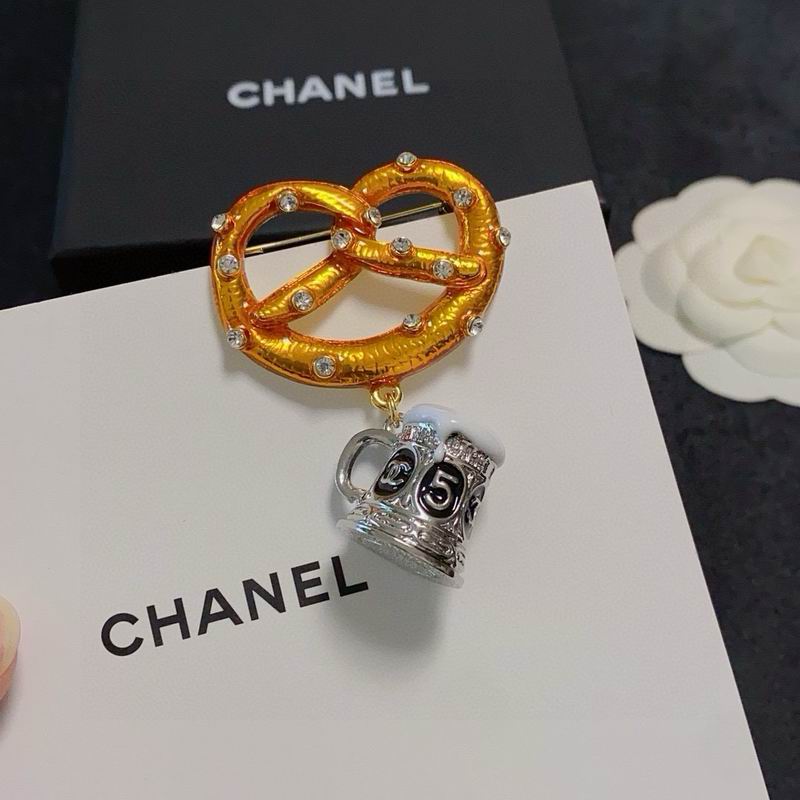 Chanel Brooch 12yxx290 (4)