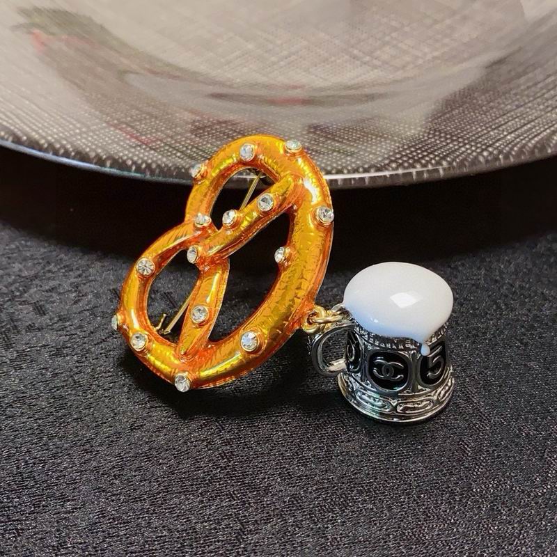 Chanel Brooch 12yxx290 (5)