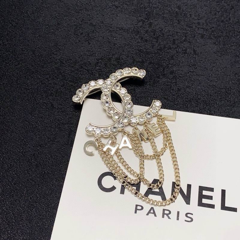 Chanel Brooch 12yxx291 (1)