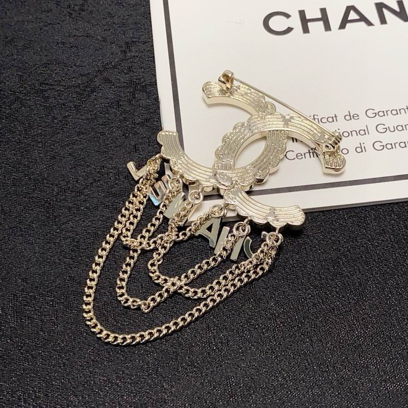 Chanel Brooch 12yxx291 (3)