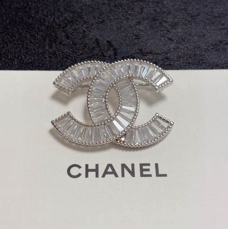 Chanel Brooch 12yxx292 (3)