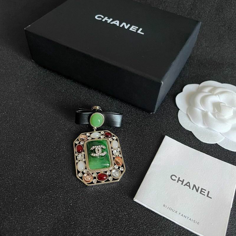 Chanel Brooch 12yxx296 (1)