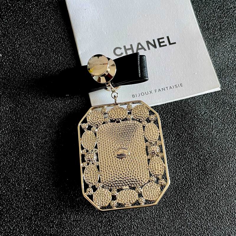 Chanel Brooch 12yxx296 (3)