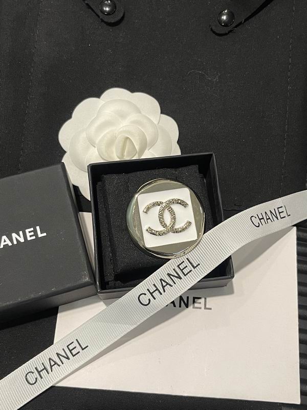 Chanel Brooch 12yxx298 (1)