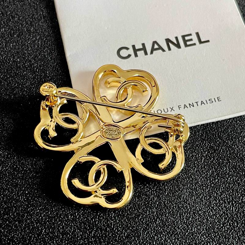 Chanel Brooch 12yxx299 (5)
