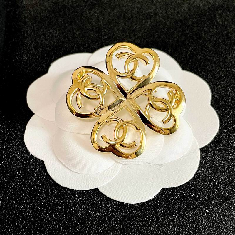 Chanel Brooch 12yxx299 (6)