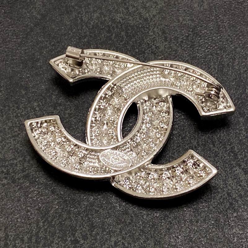 Chanel Brooch 12yxx300 (3)