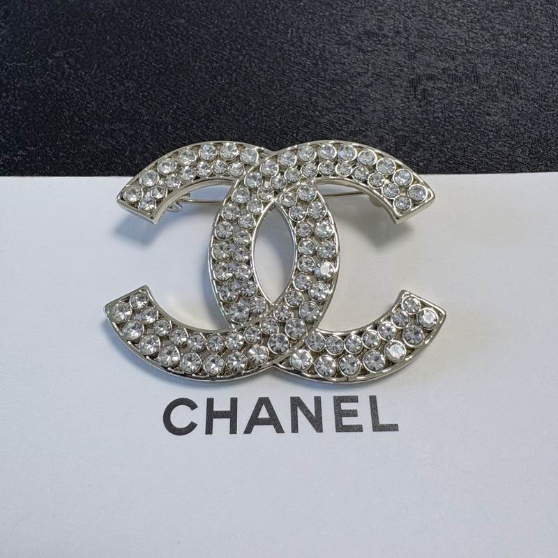 Chanel Brooch 12yxx301 (2)