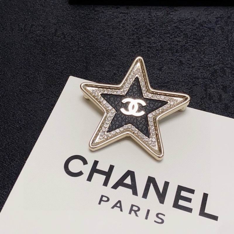 Chanel Brooch 12yxx303 (1)