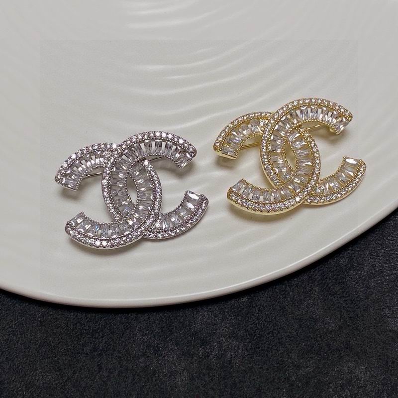 Chanel Brooch 12yxx304 (2)