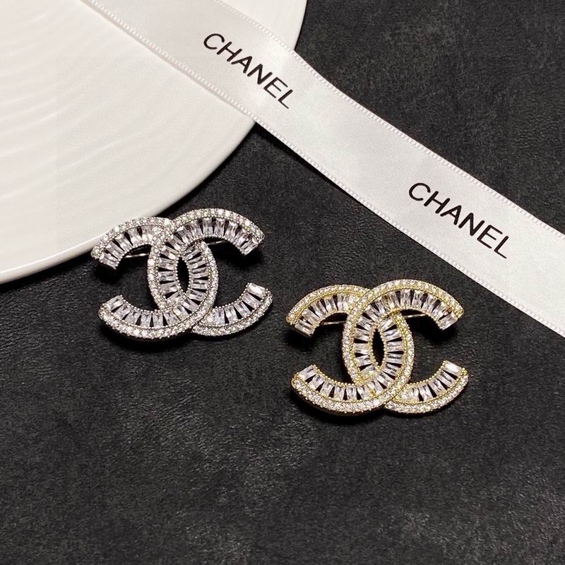 Chanel Brooch 12yxx304 (3)