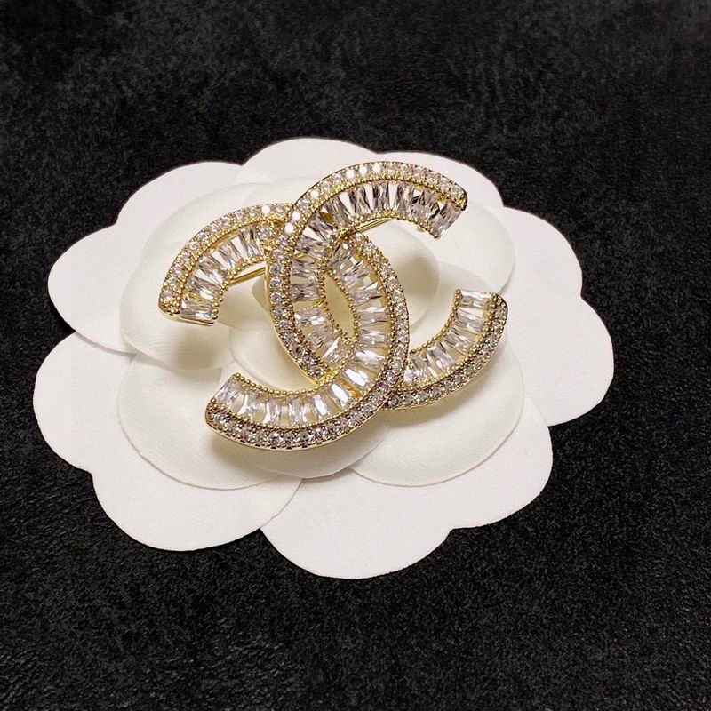 Chanel Brooch 12yxx304 (4)