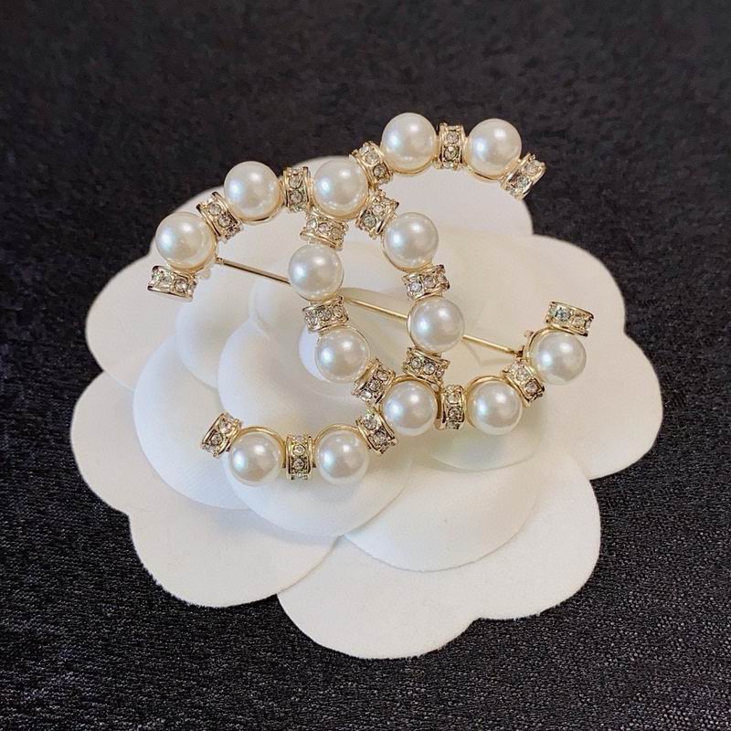 Chanel Brooch 12yxx305 (2)