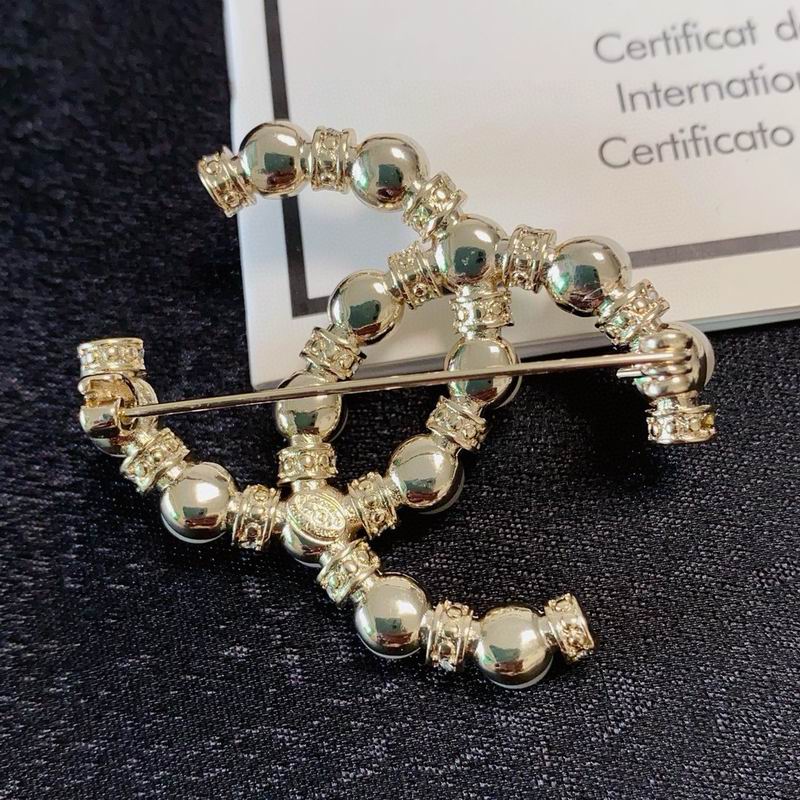 Chanel Brooch 12yxx305 (3)
