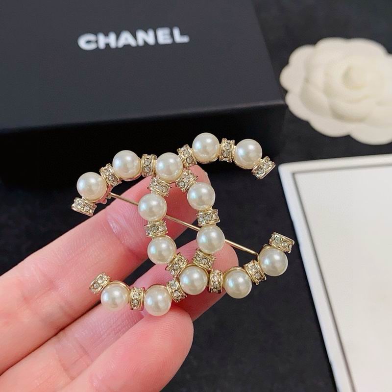 Chanel Brooch 12yxx305 (6)