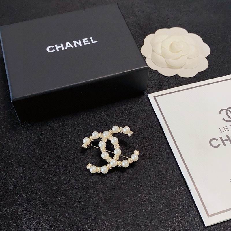 Chanel Brooch 12yxx305 (7)
