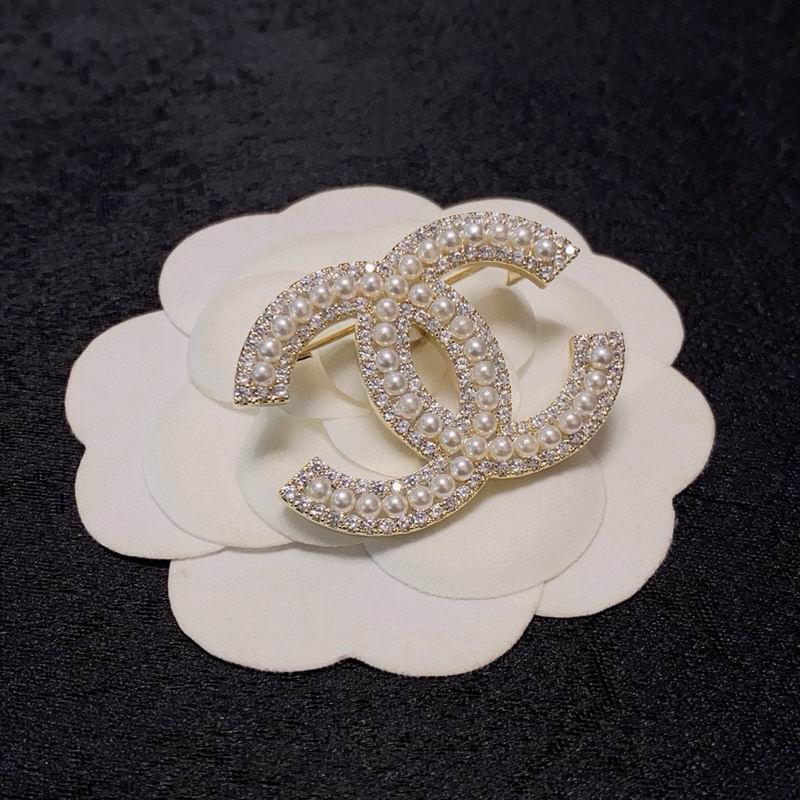 Chanel Brooch 12yxx306 (2)