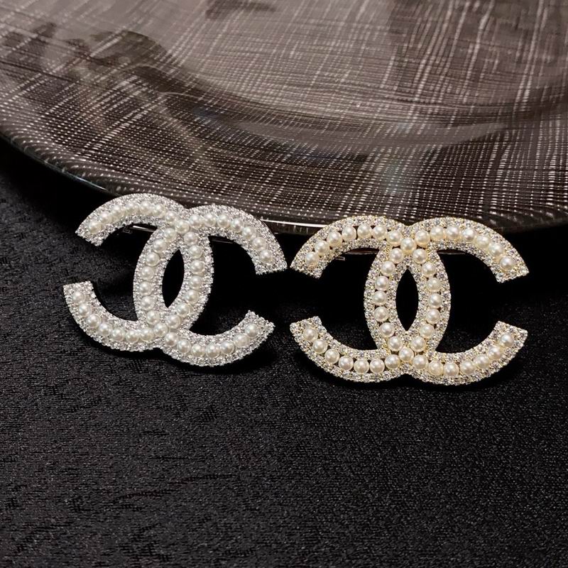 Chanel Brooch 12yxx306 (5)