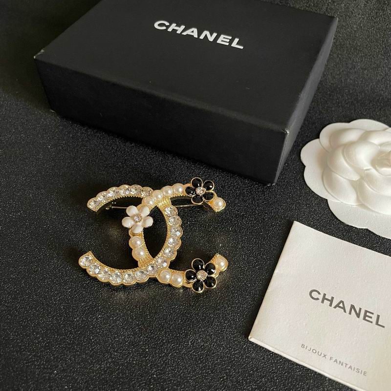 Chanel Brooch 12yxx307 (1)