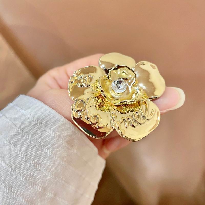 Chanel Brooch 12yxx308 (1)