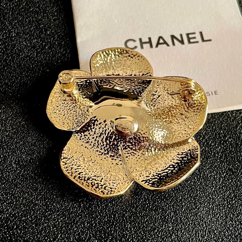 Chanel Brooch 12yxx308 (5)