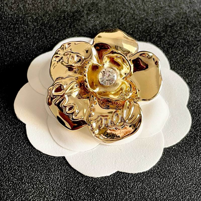 Chanel Brooch 12yxx308 (6)