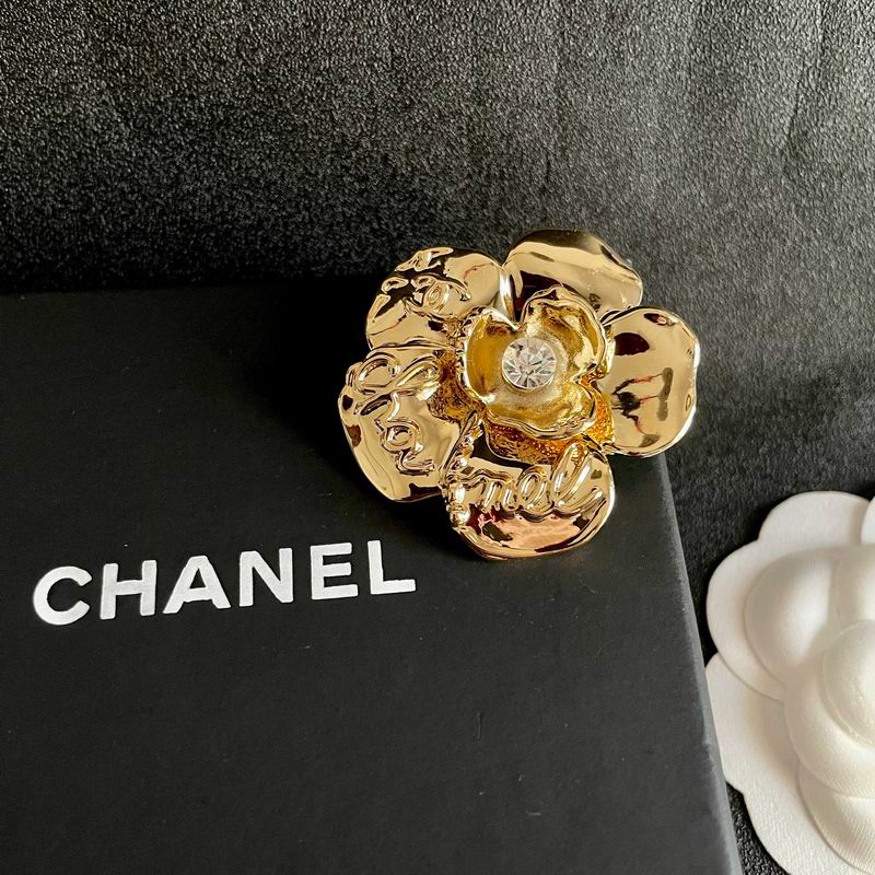 Chanel Brooch 12yxx308 (7)