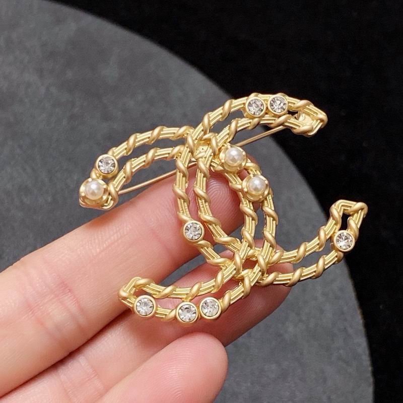 Chanel Brooch 12yxx309 (1)