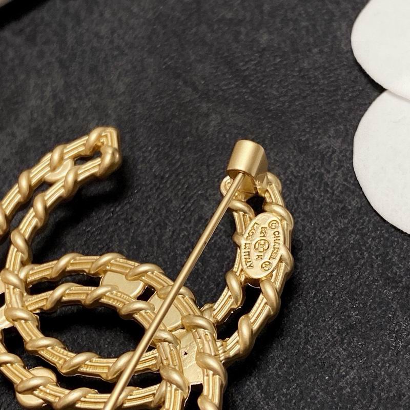 Chanel Brooch 12yxx309 (3)