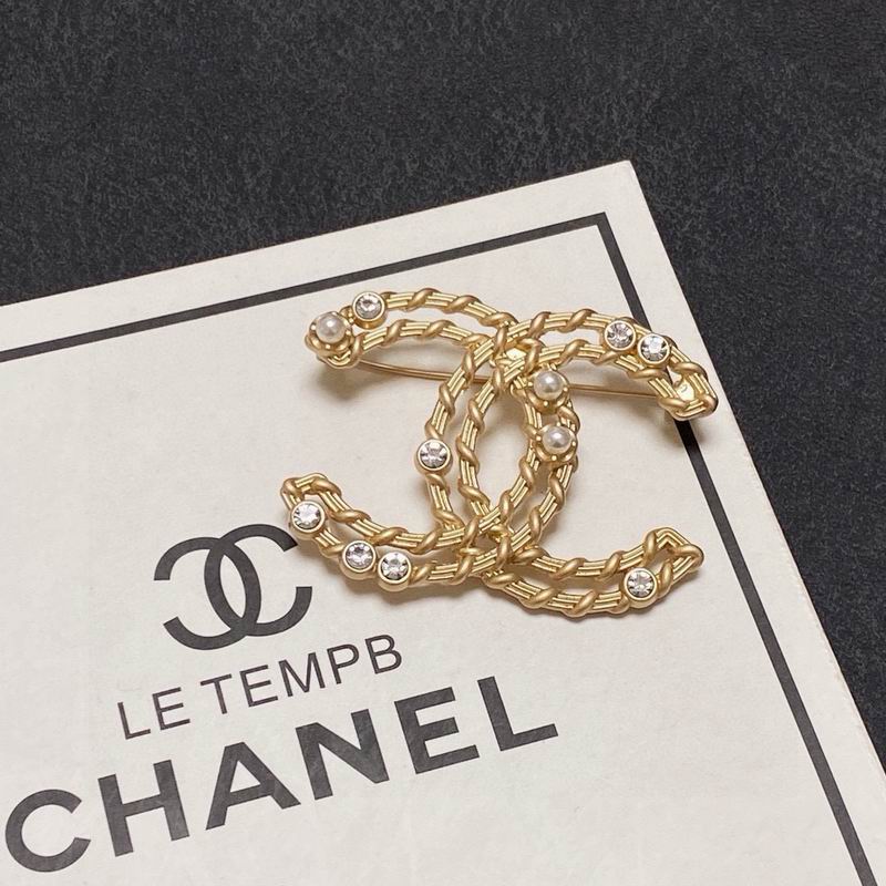 Chanel Brooch 12yxx309 (4)