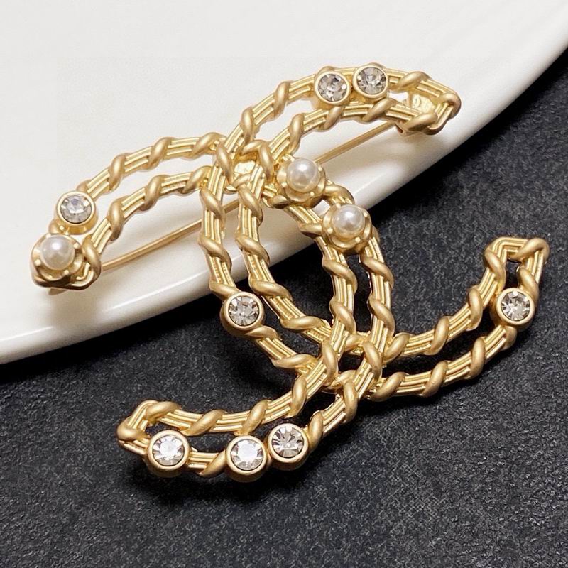 Chanel Brooch 12yxx309 (5)