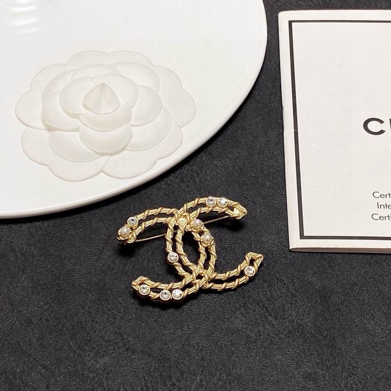 Chanel Brooch 12yxx309 (6)