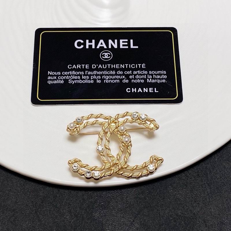 Chanel Brooch 12yxx309 (7)