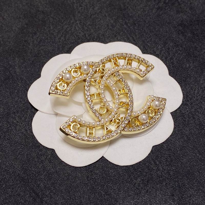 Chanel Brooch 12yxx310 (2)