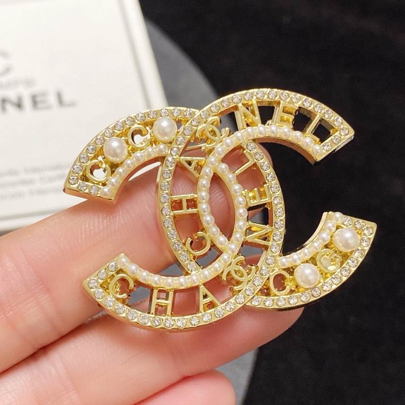 Chanel Brooch 12yxx310 (4)
