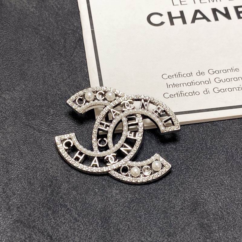 Chanel Brooch 12yxx310 (7)