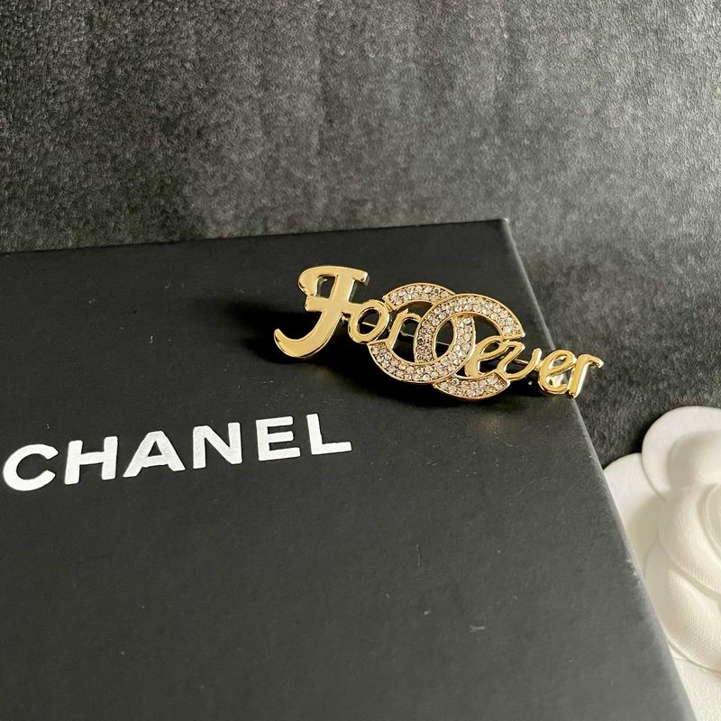 Chanel Brooch 12yxx311 (5)