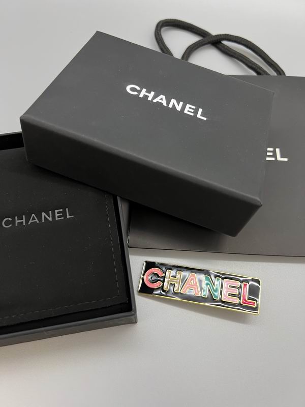 Chanel Brooch 12yxx312 (5)