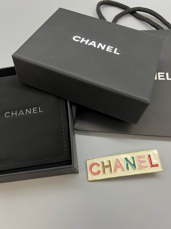 Chanel Brooch 12yxx312 (7)
