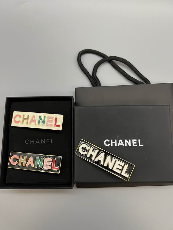 Chanel Brooch 12yxx312 (8)