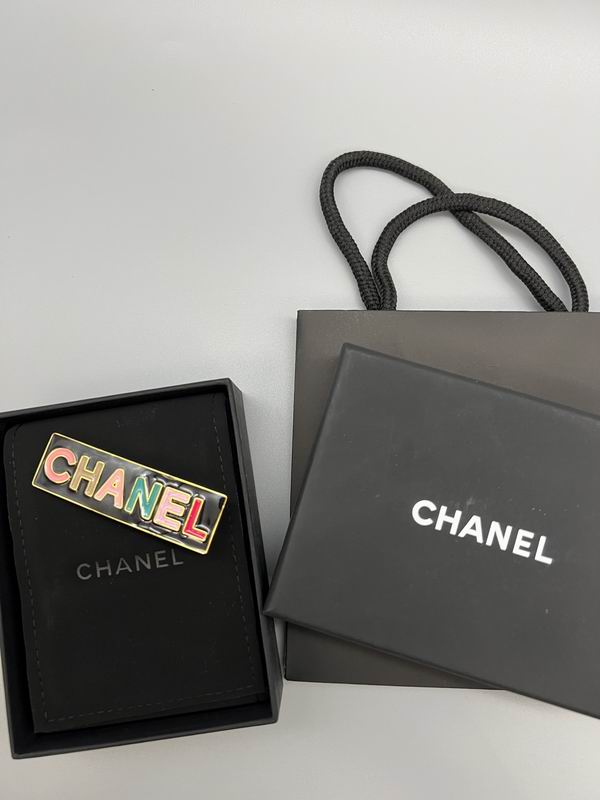 Chanel Brooch 12yxx312 (9)