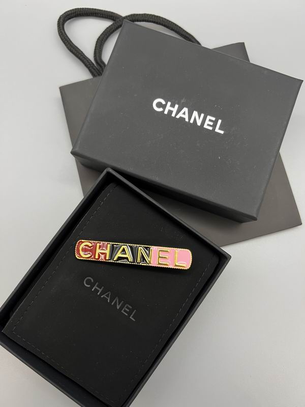 Chanel Brooch 12yxx313 (2)